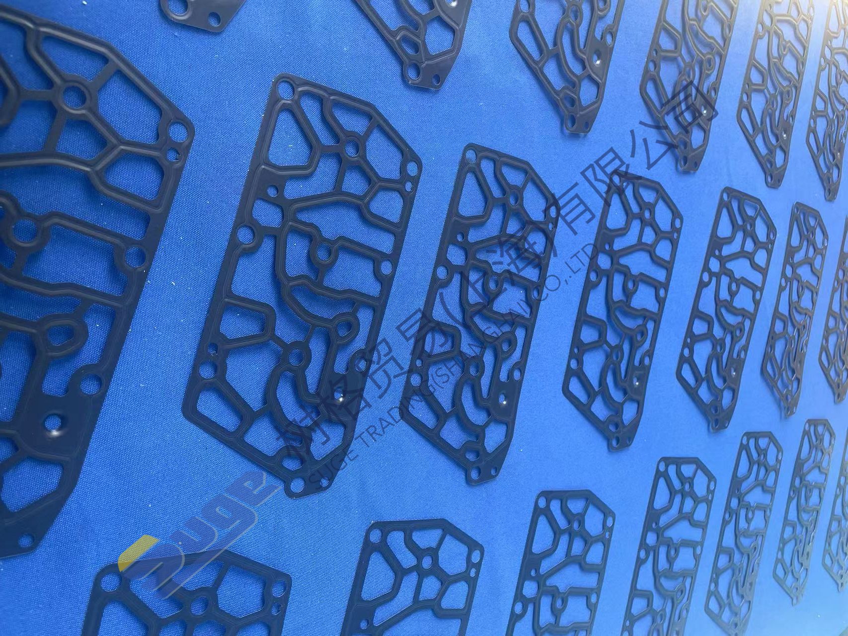 ZF TRAXON أجزاء ناقل الحركة الأوتوماتيكي FLAT GASKET 6070 323 001