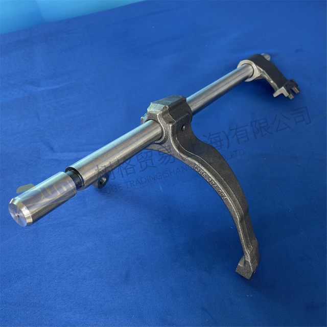 أجزاء علبة التروس ZF ECOSPLIT4 1,2ND GEAR SHIFT RAIL 1356 206 013