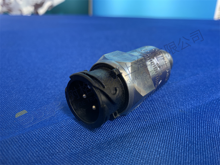 ZF TRAXON أجزاء ناقل الحركة الأوتوماتيكي PULSE SENSOR 0501 210 855