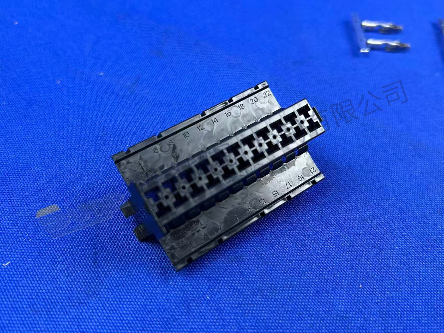 طقم قابس ZF 6029 199 043