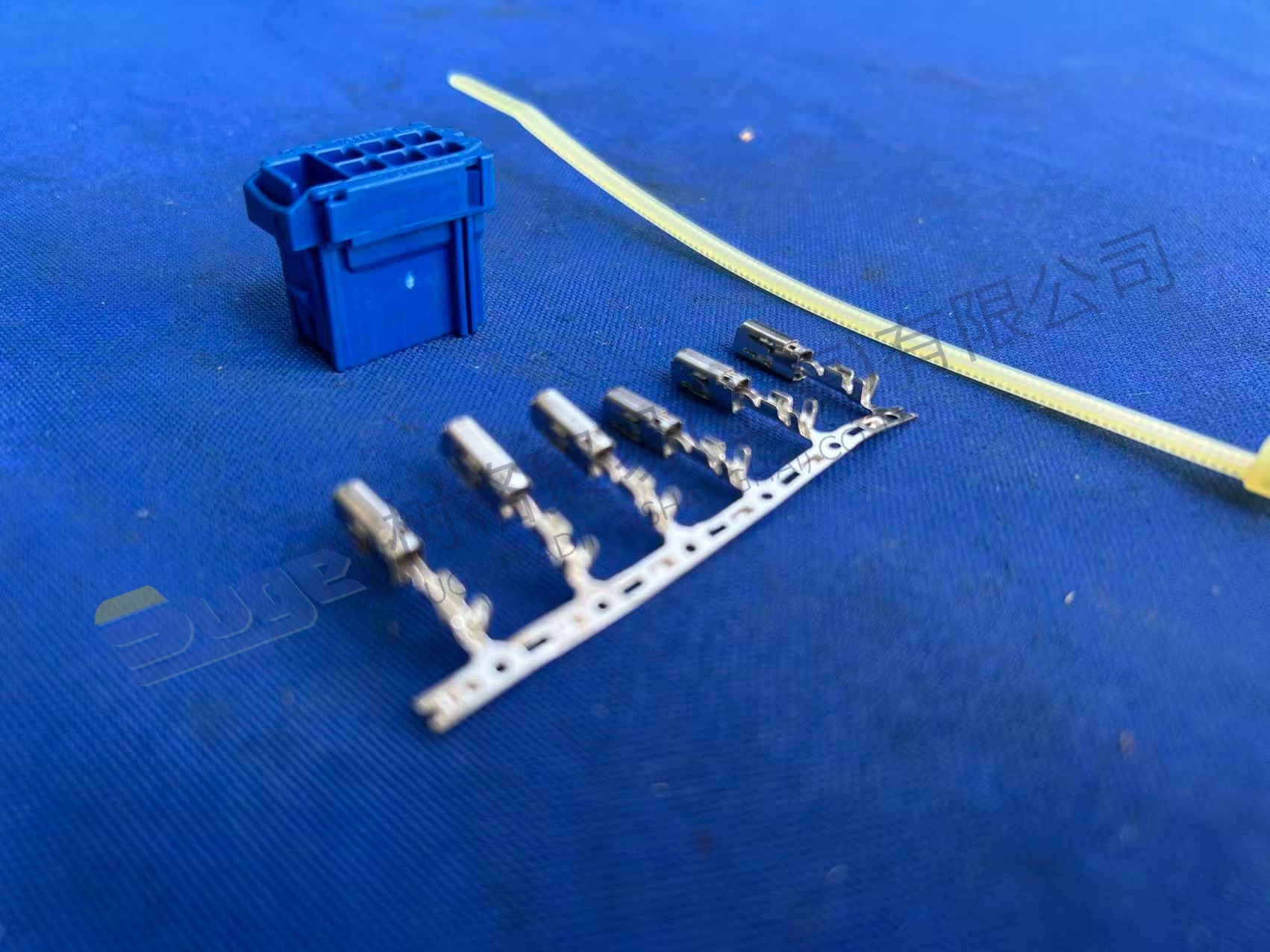 مجموعة قابس ZF 6029 199 167